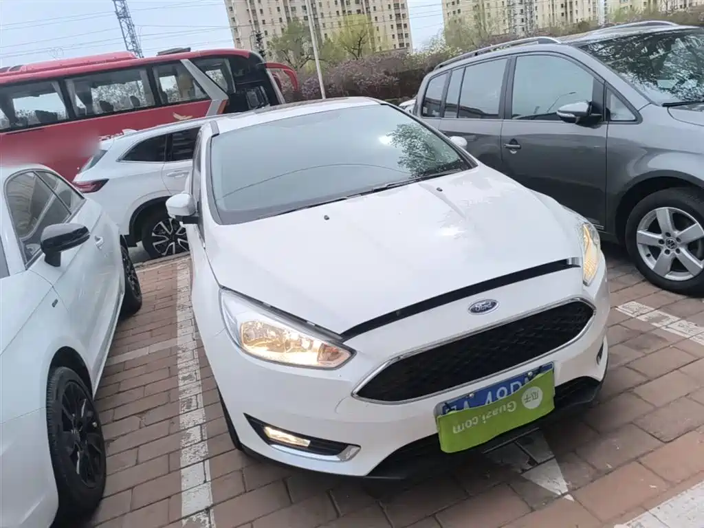 Фото 4 - Ford Focus