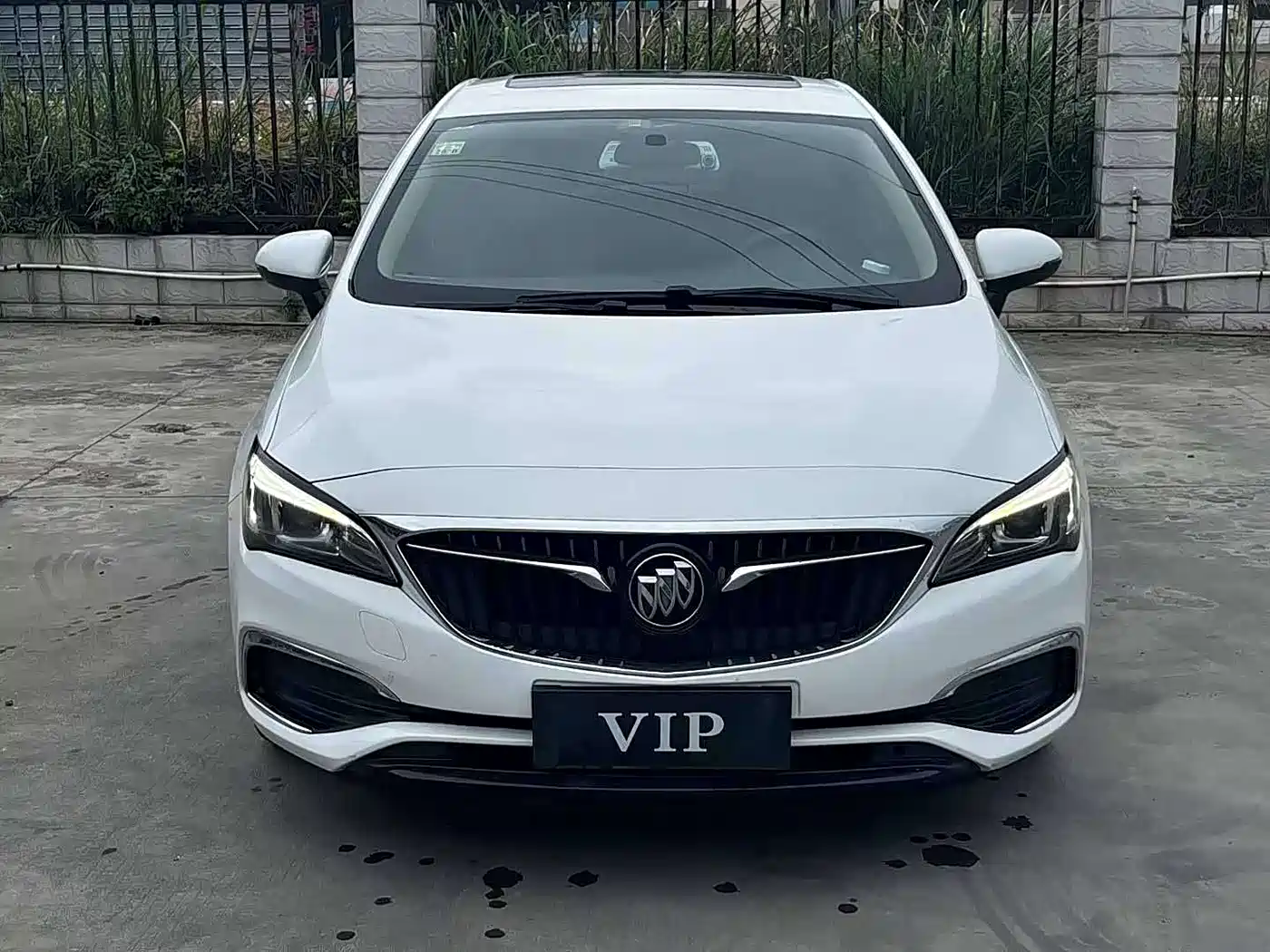 Buick Verano 2018 Sedan 20T Dual Clutch Leading фото 2