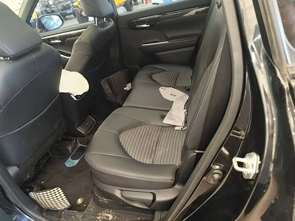 Toyota Crown Kluger 2021 2.5L HEV 4WD Luxury фото 17
