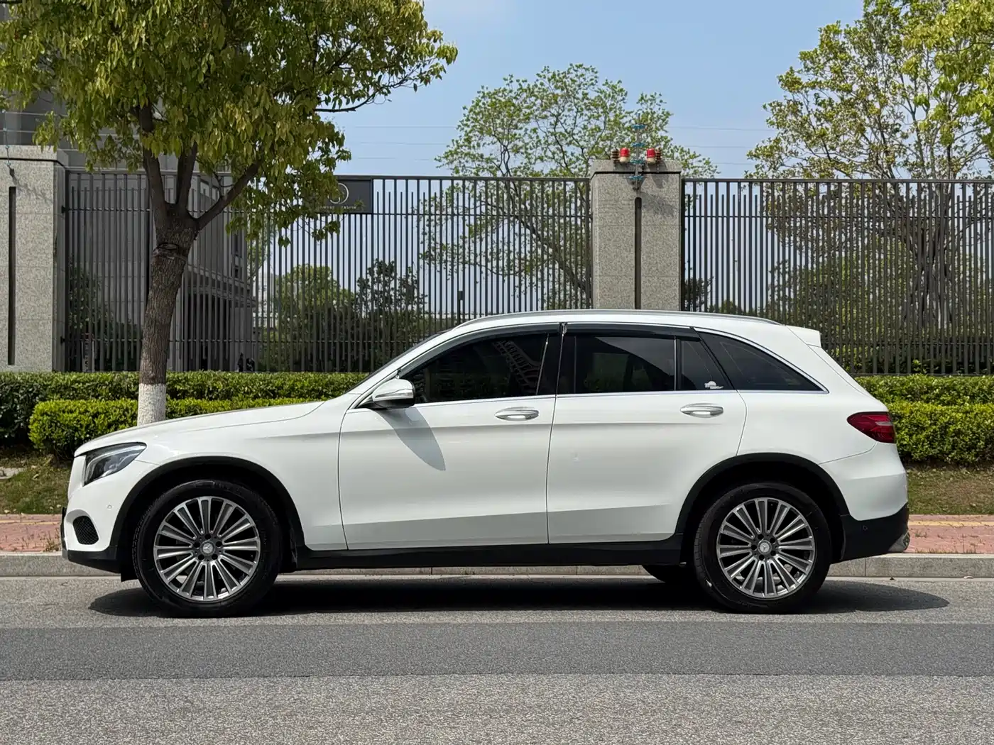 Mercedes-Benz GLC 2016 GLC 260 4MATIC Dynamic фото 3