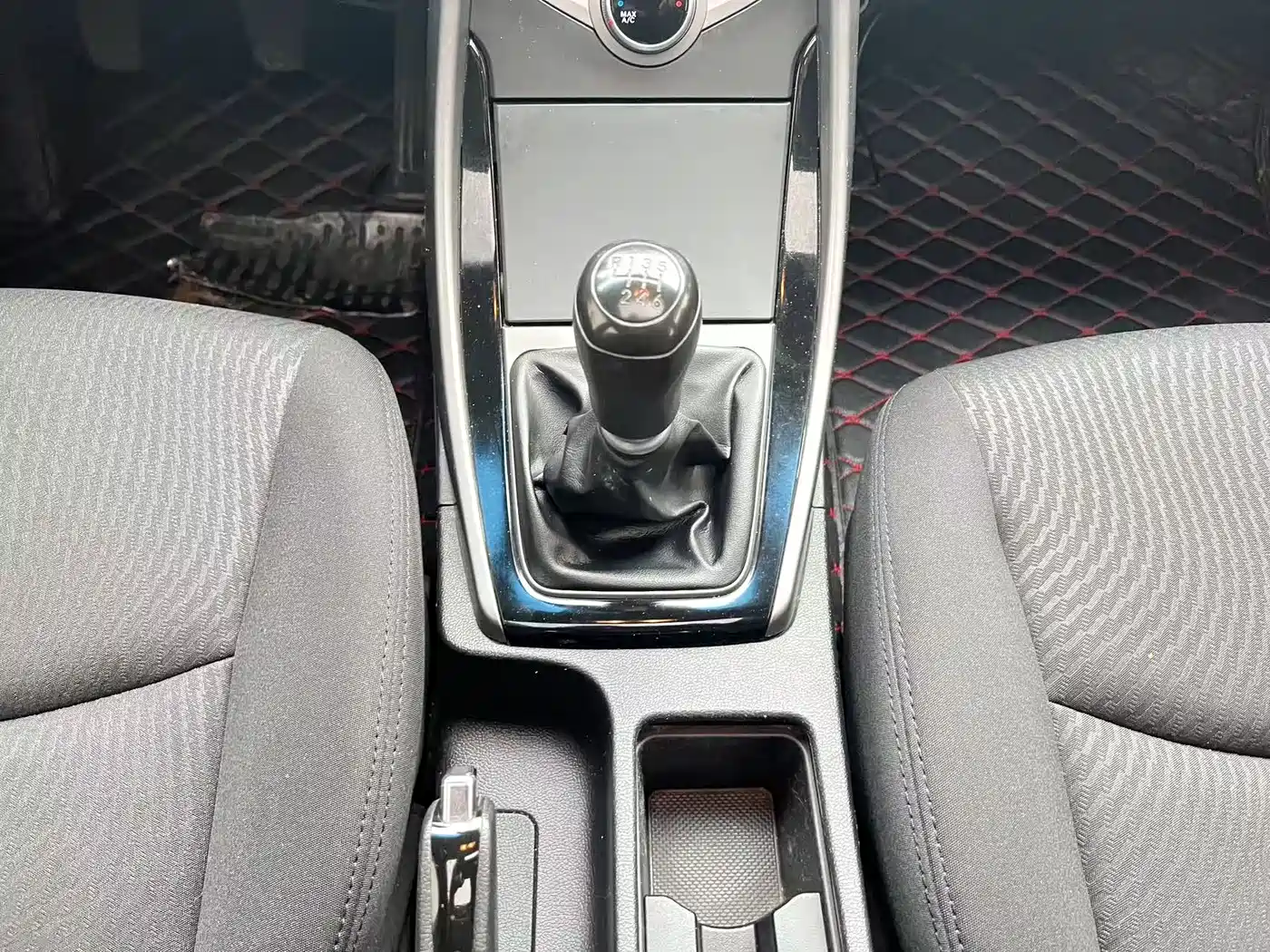 Hyundai Langdong 2015 1.6L Manual Premium фото 11
