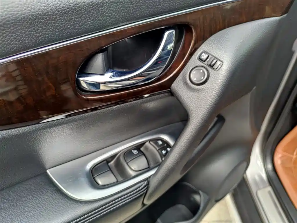Фото 15 - Nissan X-Trail