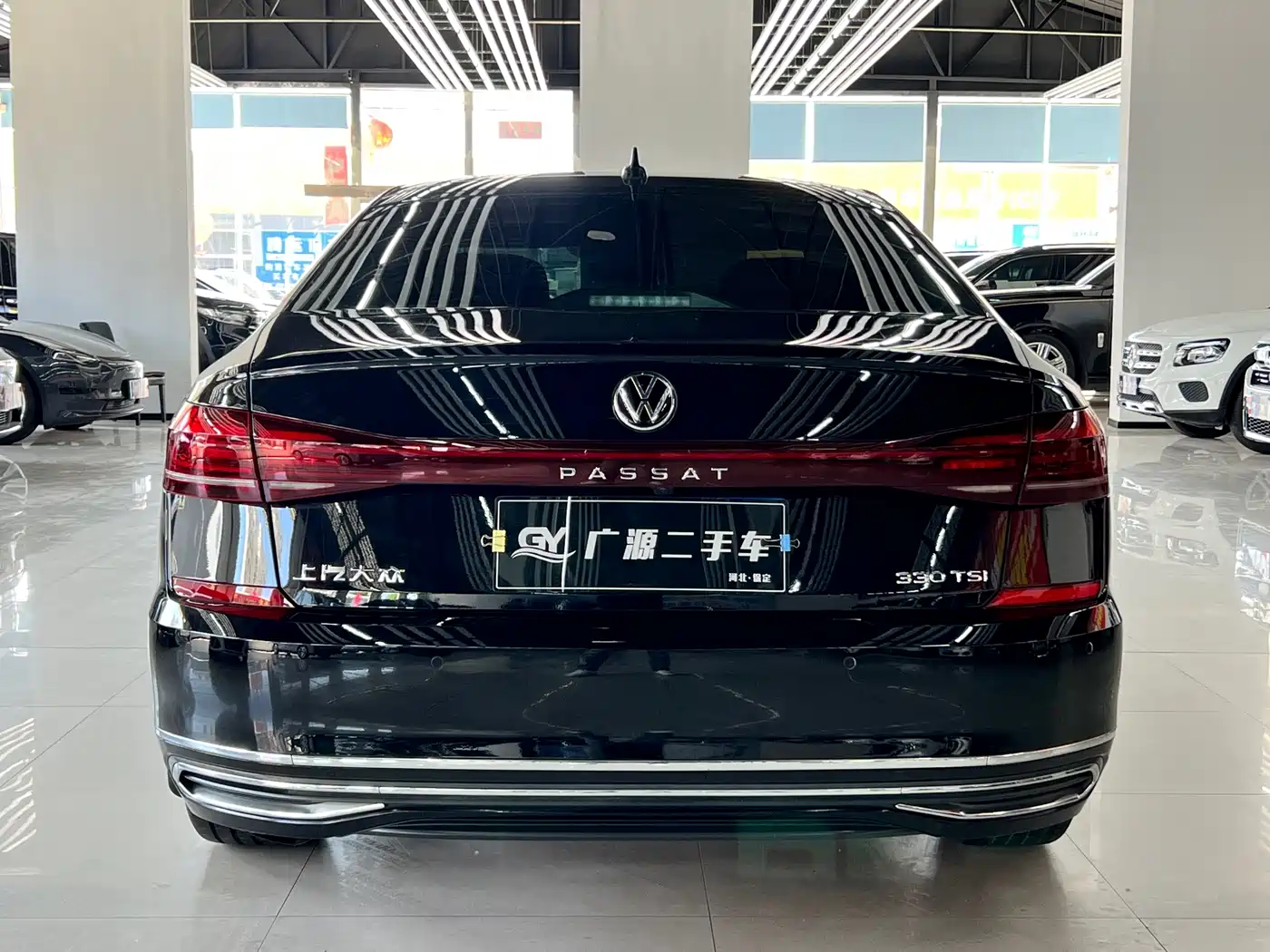 Volkswagen Passat 2022 330TSI Luxury Edition фото 5