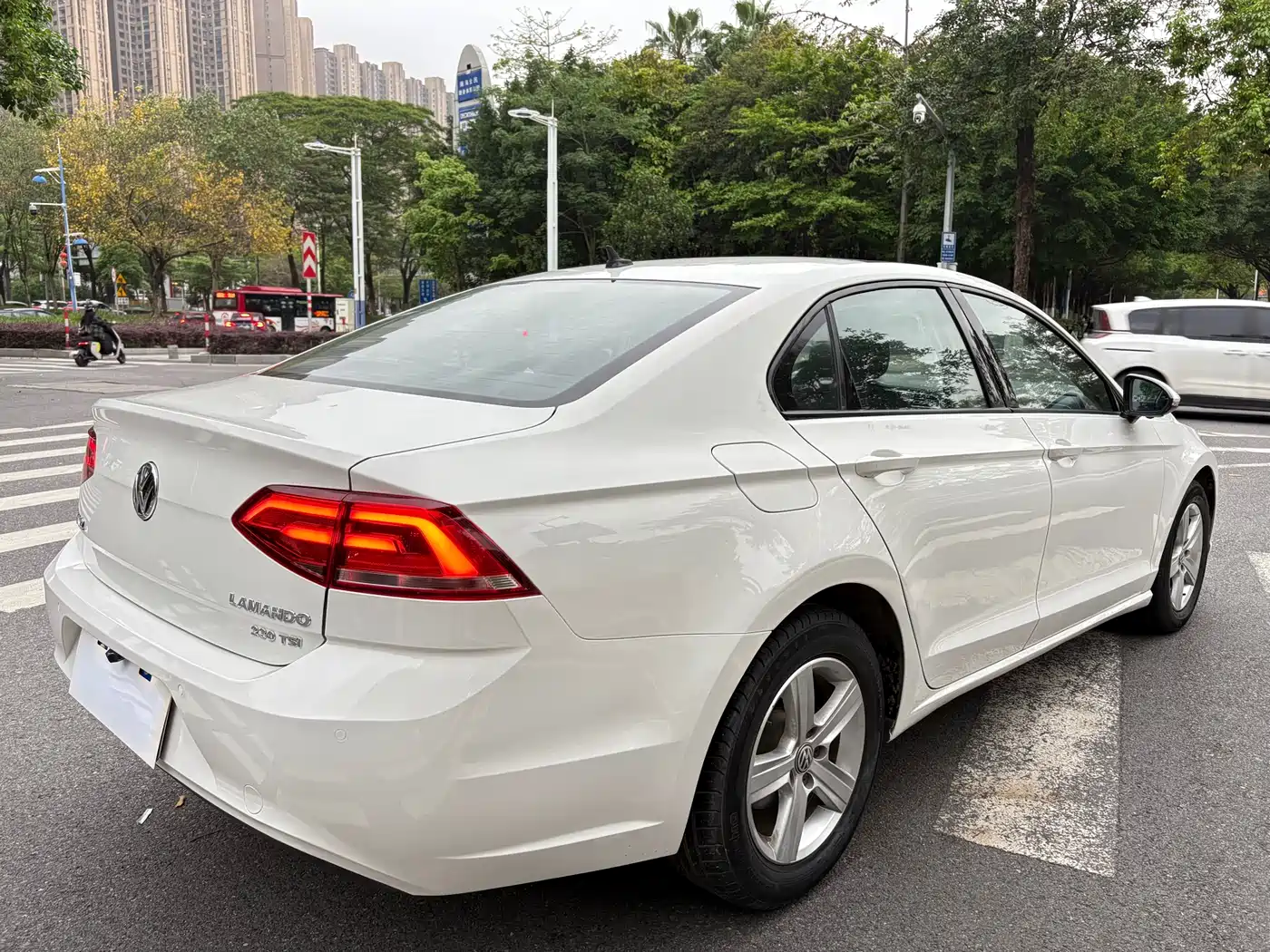 Volkswagen Lamando 2017 230TSI DSG Trend Edition фото 4