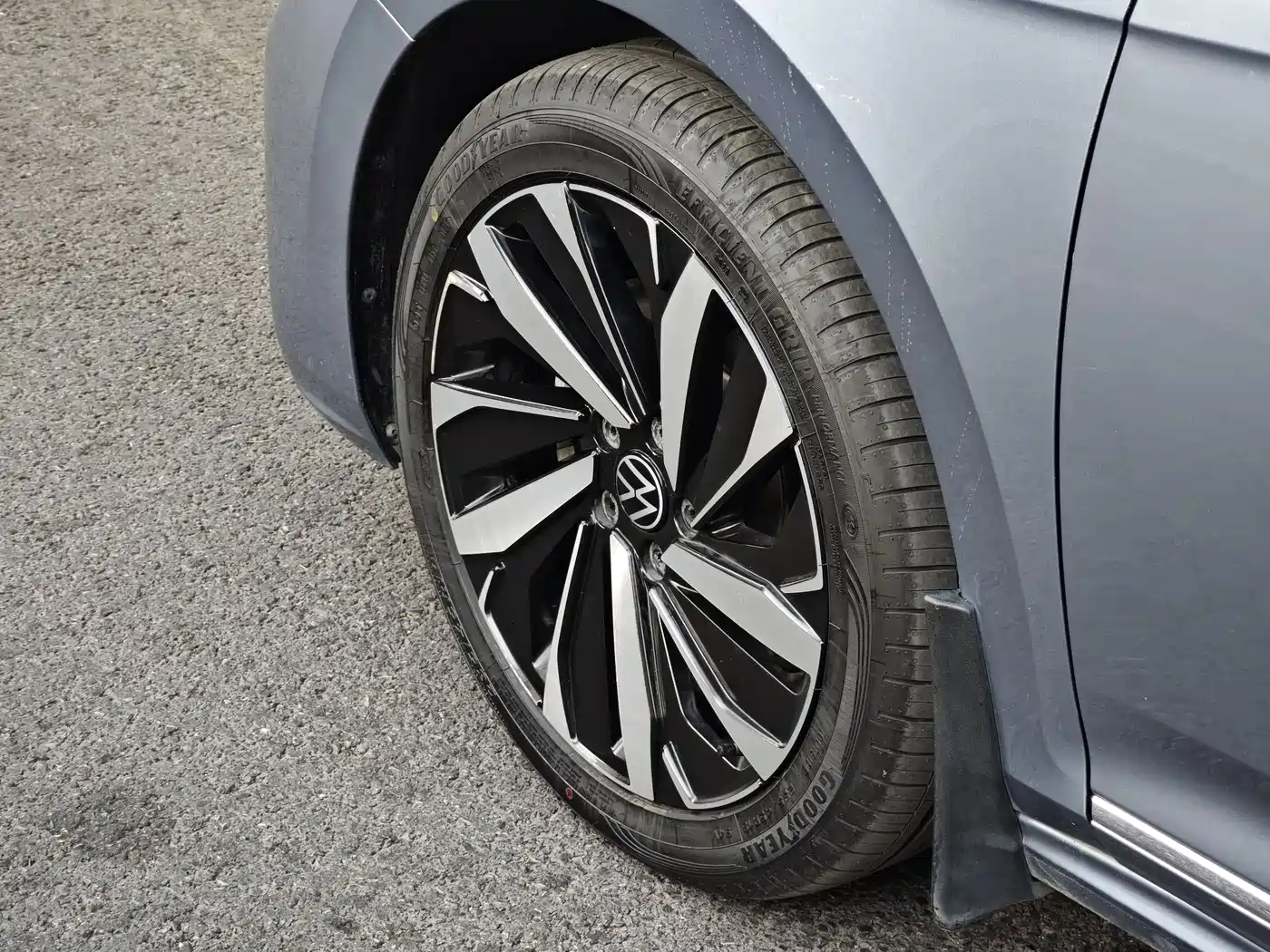 Volkswagen Passat 2022 330TSI Starlight Elite Edition фото 16