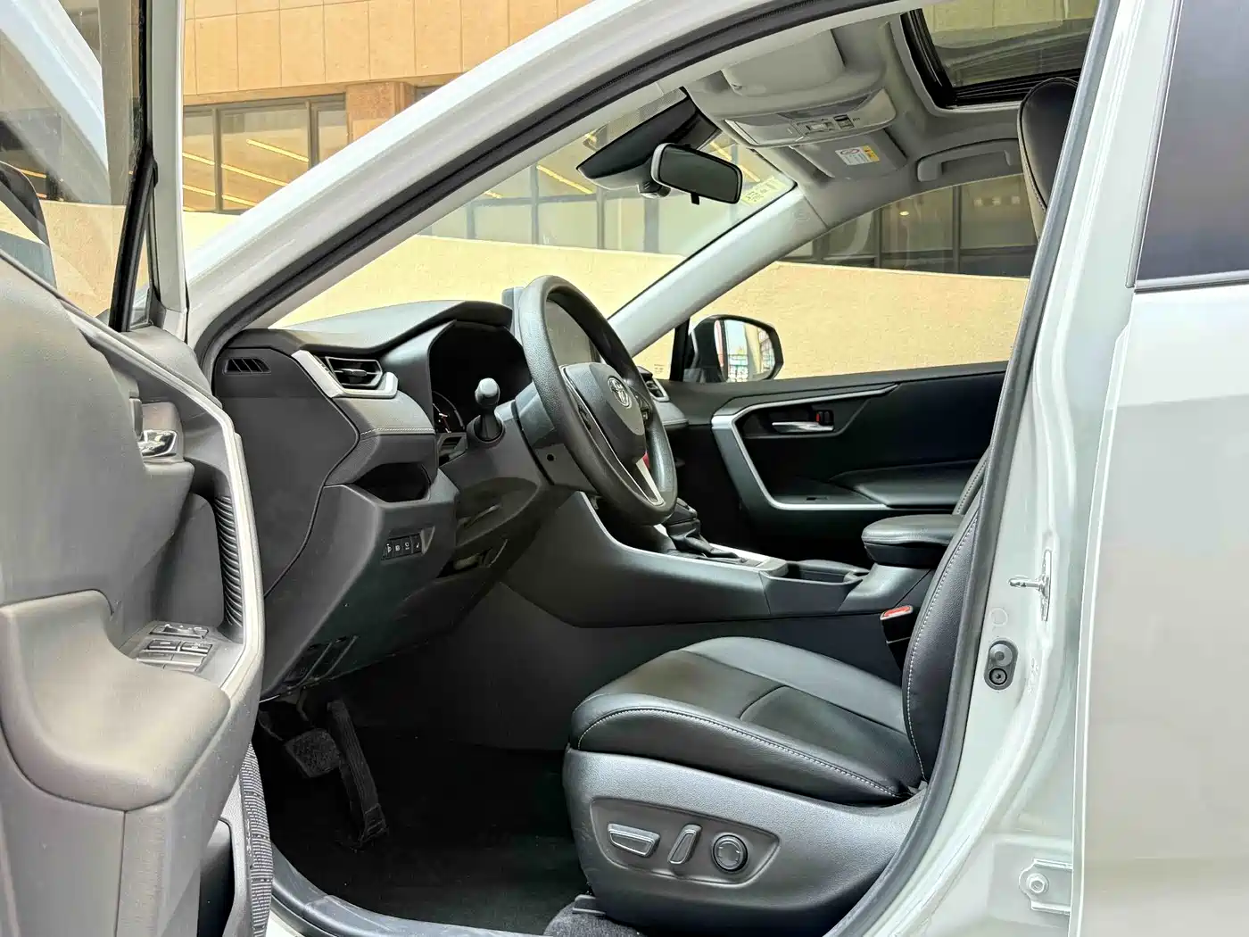 Toyota RAV4 Rongfang 2021 2.0L CVT 2WD Trend фото 7