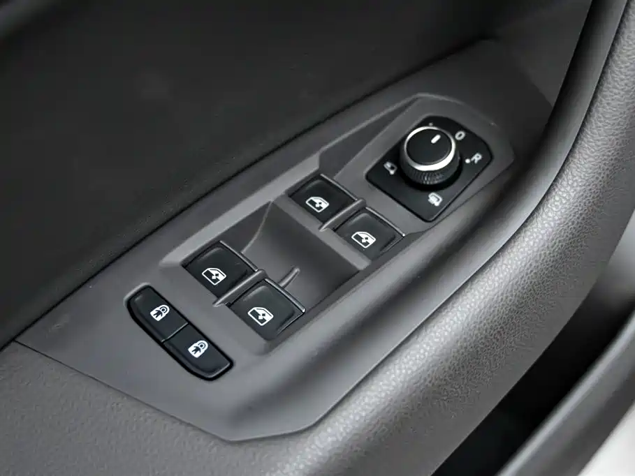 Volkswagen Touareg 2023 3.0TSI R-Line Black Sports Package фото 22