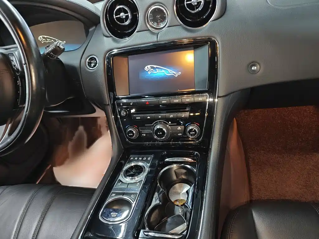 Jaguar XJ 2015 2015 XJL 2.0T 2WD Elegant Business Edition