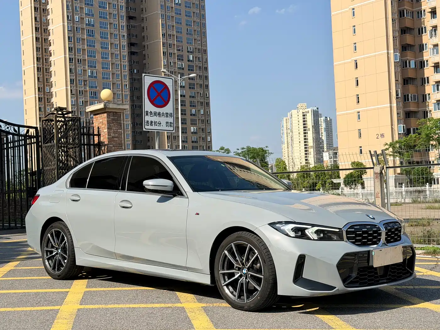 BMW 3 Series 2025 325i M Sport Package фото 3