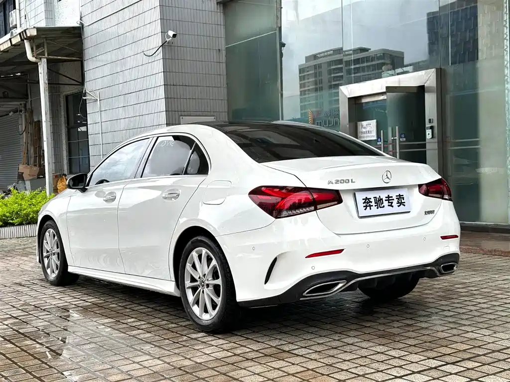 Mercedes-Benz A-Class 2021 A 200 L Sport Sedan Fashion Edition фото 5