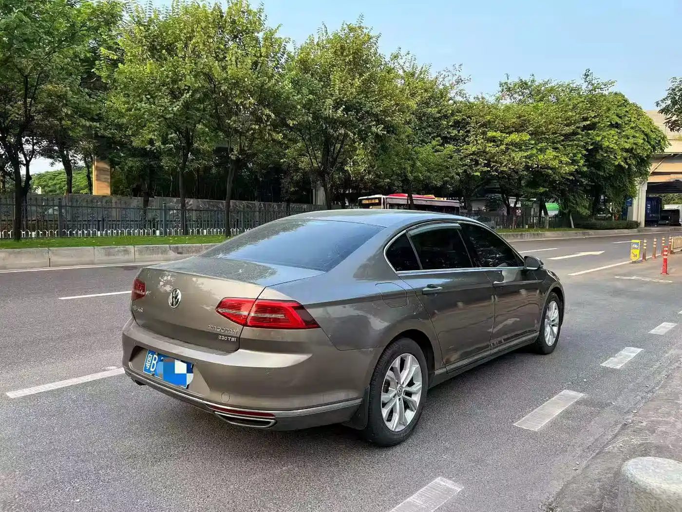 Фото 4 - Volkswagen Magotan
