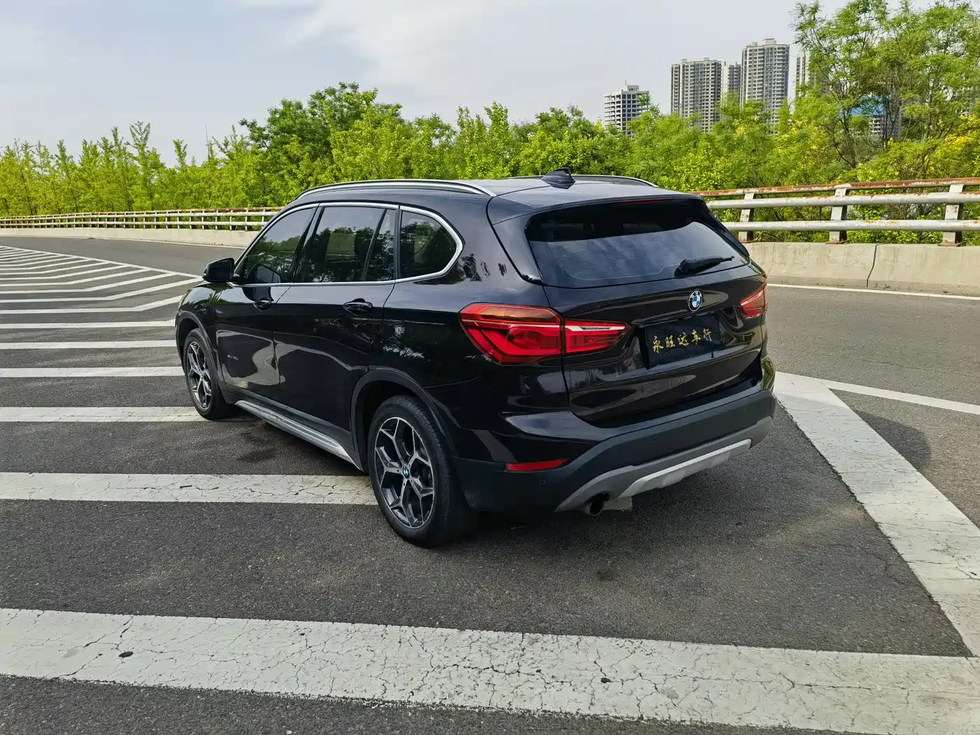 BMW X1 2018 sDrive18Li Premium Model фото 4