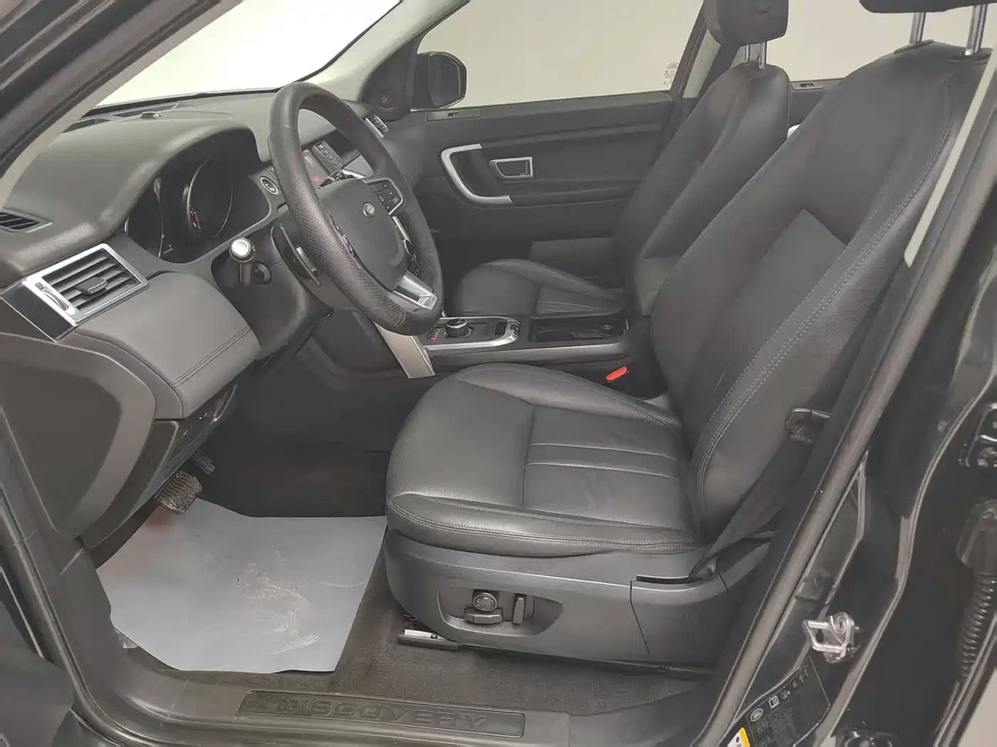 Land Rover Discovery Sport 2018 240PS SE Edition фото 10