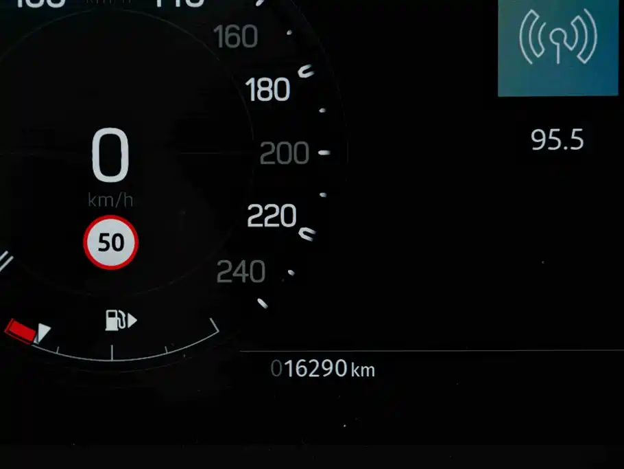 Land Rover Defender 2023 Facelift 110 5.0T V8 фото 10