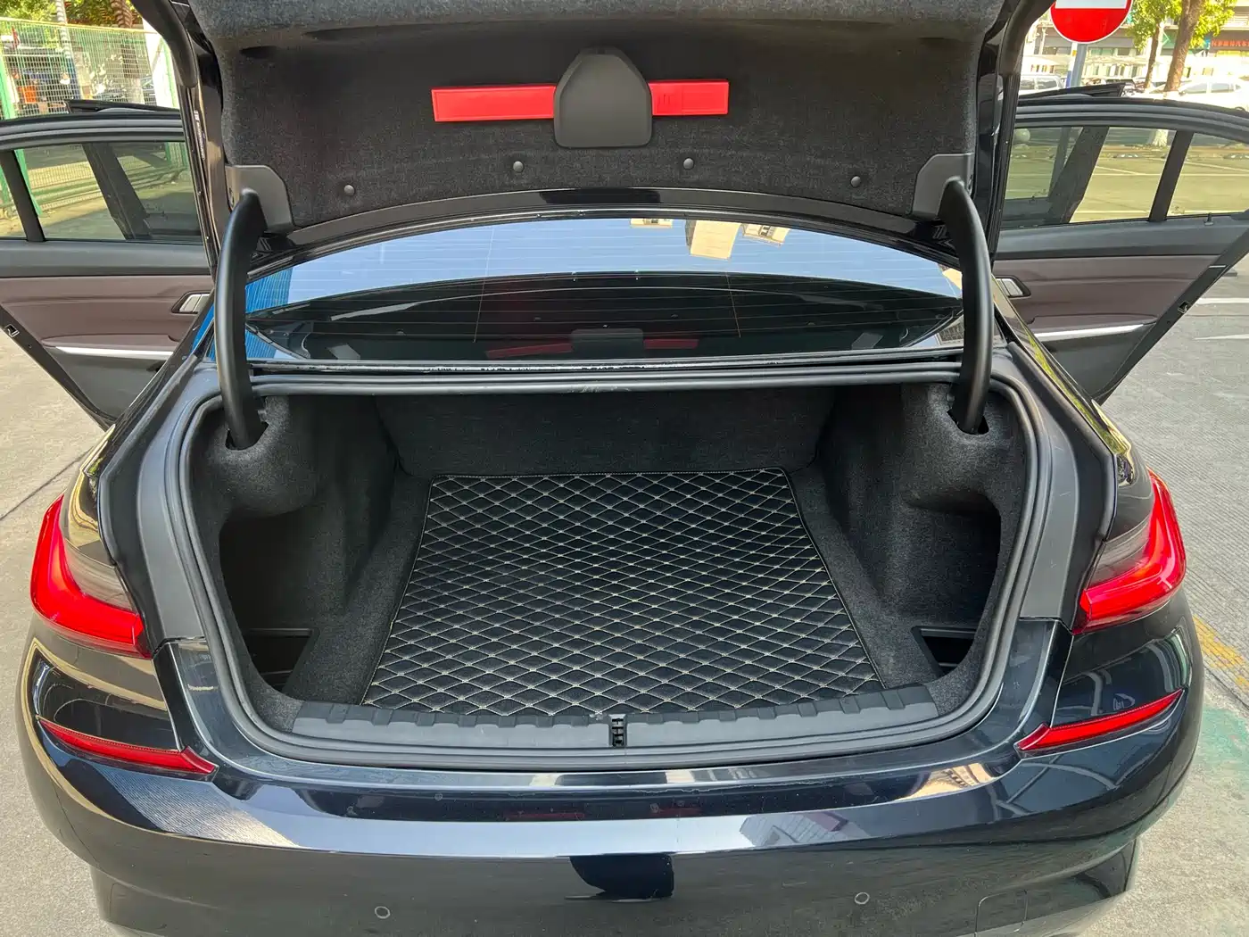 BMW 3 Series 2020 325Li M Sport Package фото 12