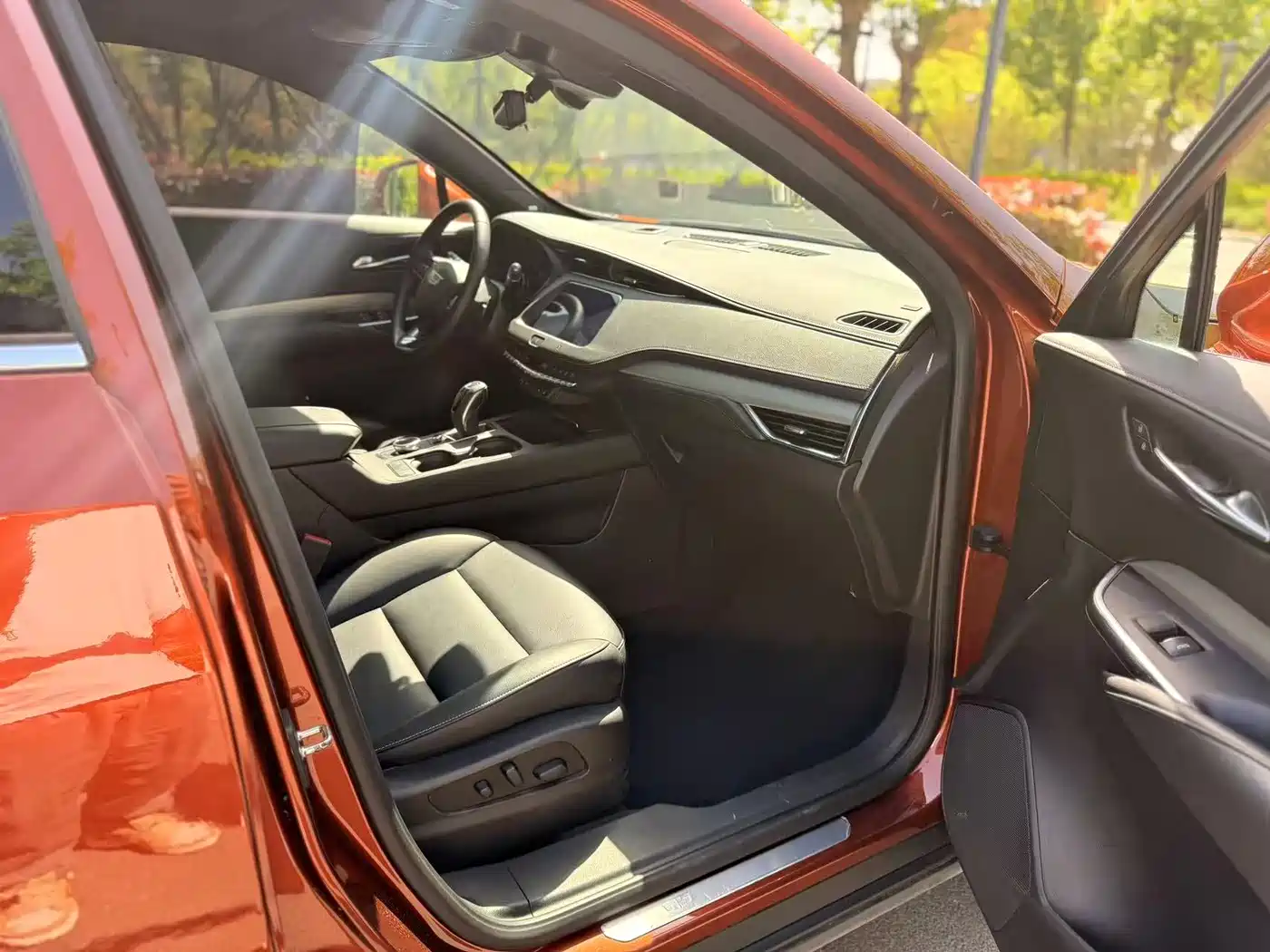 Cadillac XT4 2018 Model 28T 4WD Leading фото 11