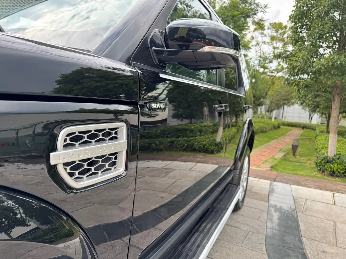 Land Rover Discovery 2015 3.0 SDV6 HSE Diesel фото 6