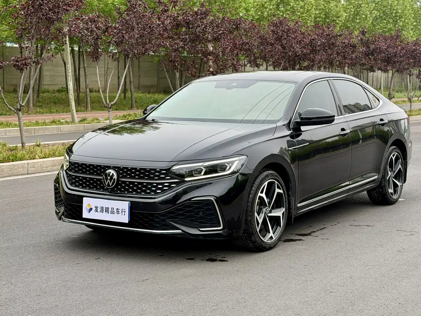 Volkswagen Passat 2023 Facelift 330TSI Starlight Premium Edition