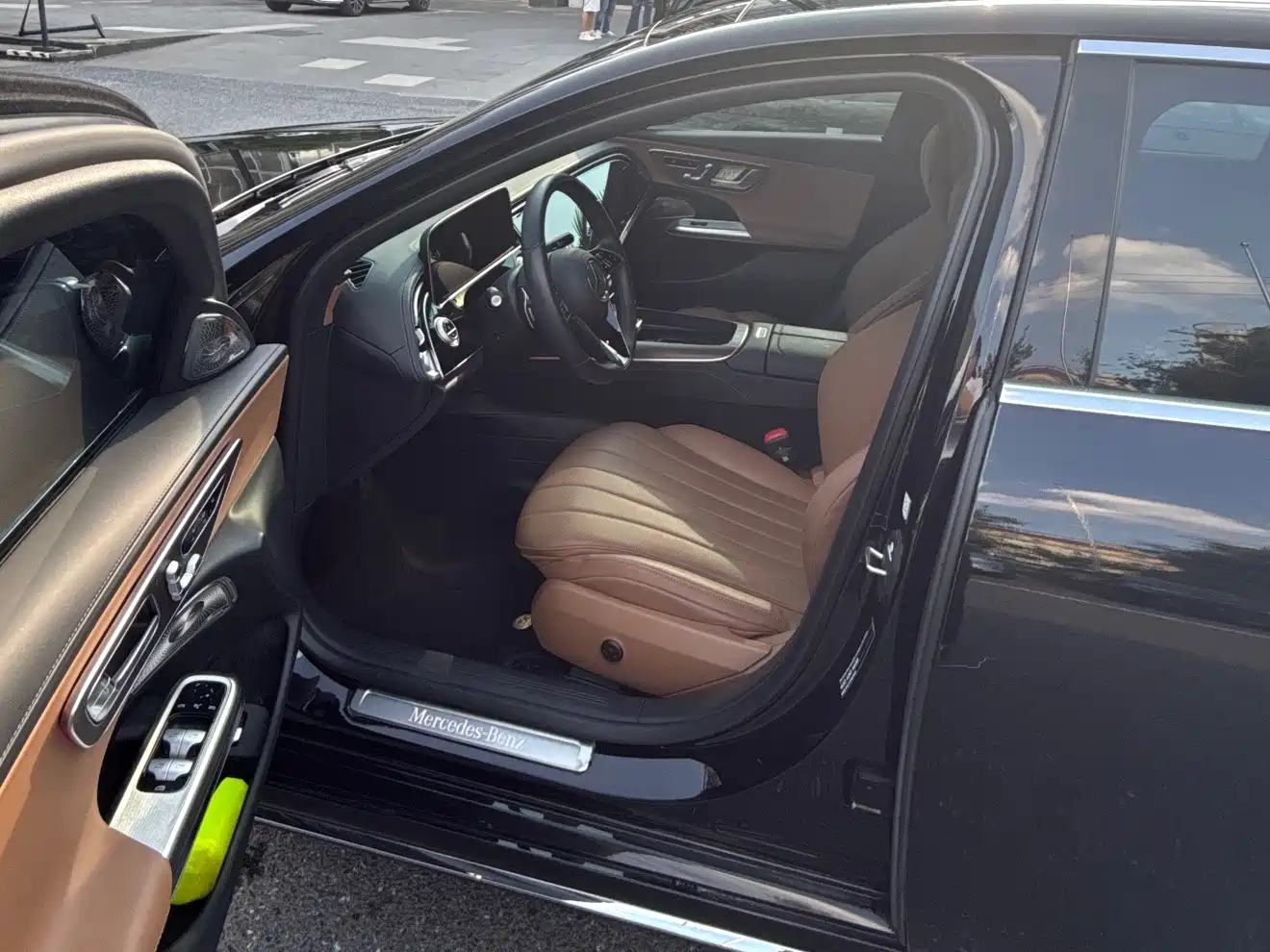 Mercedes-Benz E-Class 2025 E 300 L Luxury фото 9