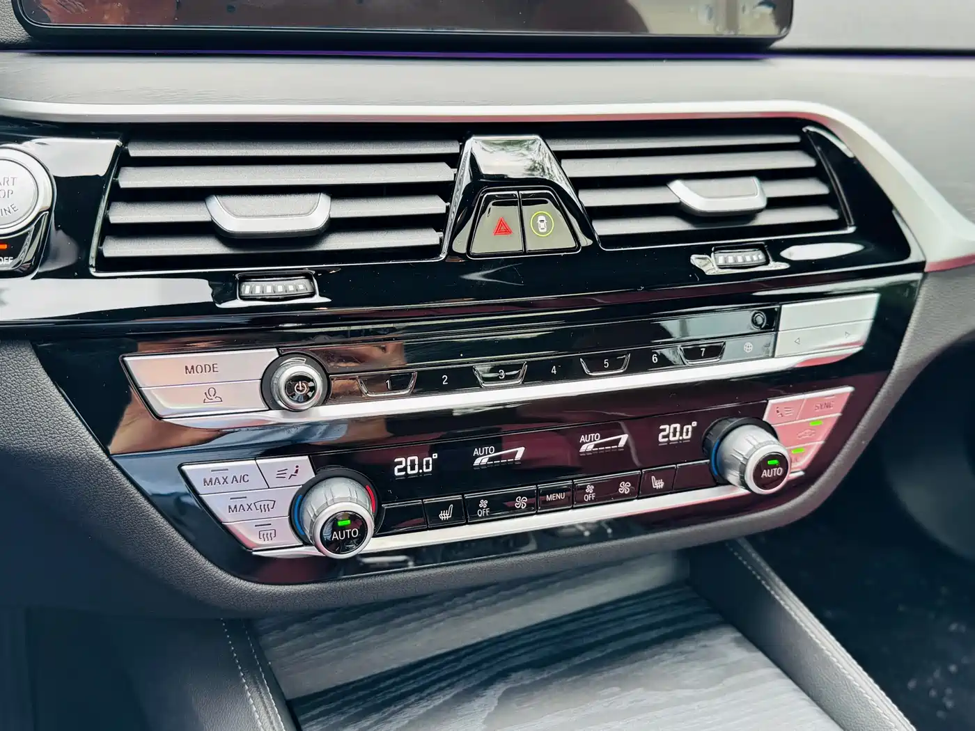 BMW 5 Series 2023 530Li Leading M Sport Package фото 31