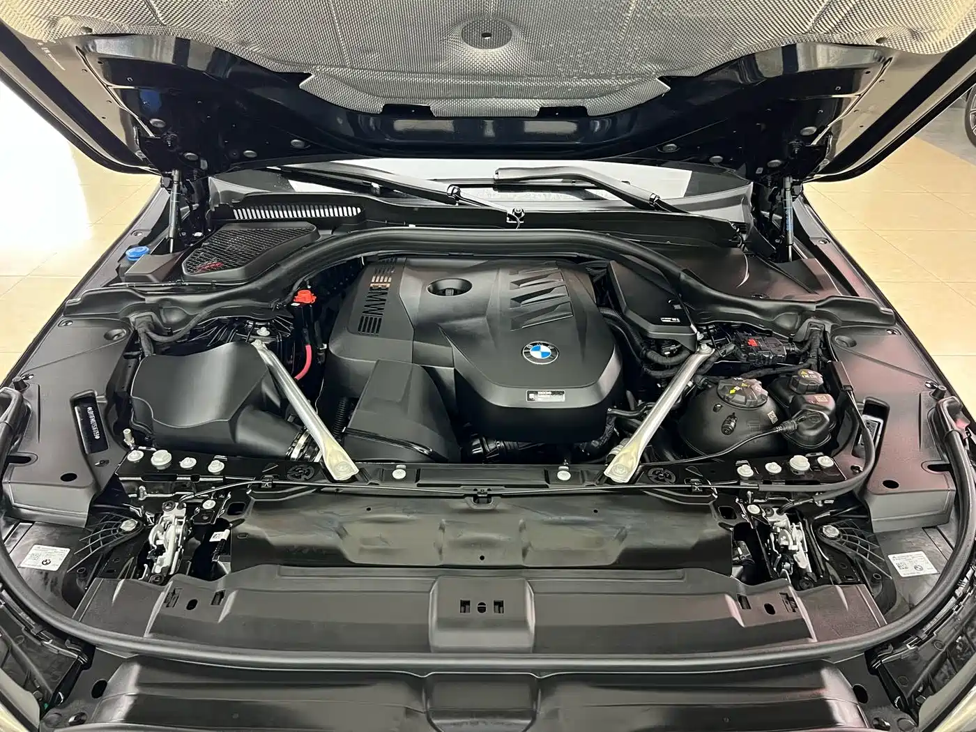 BMW 5 Series 2026 525Li M Sport Package фото 26