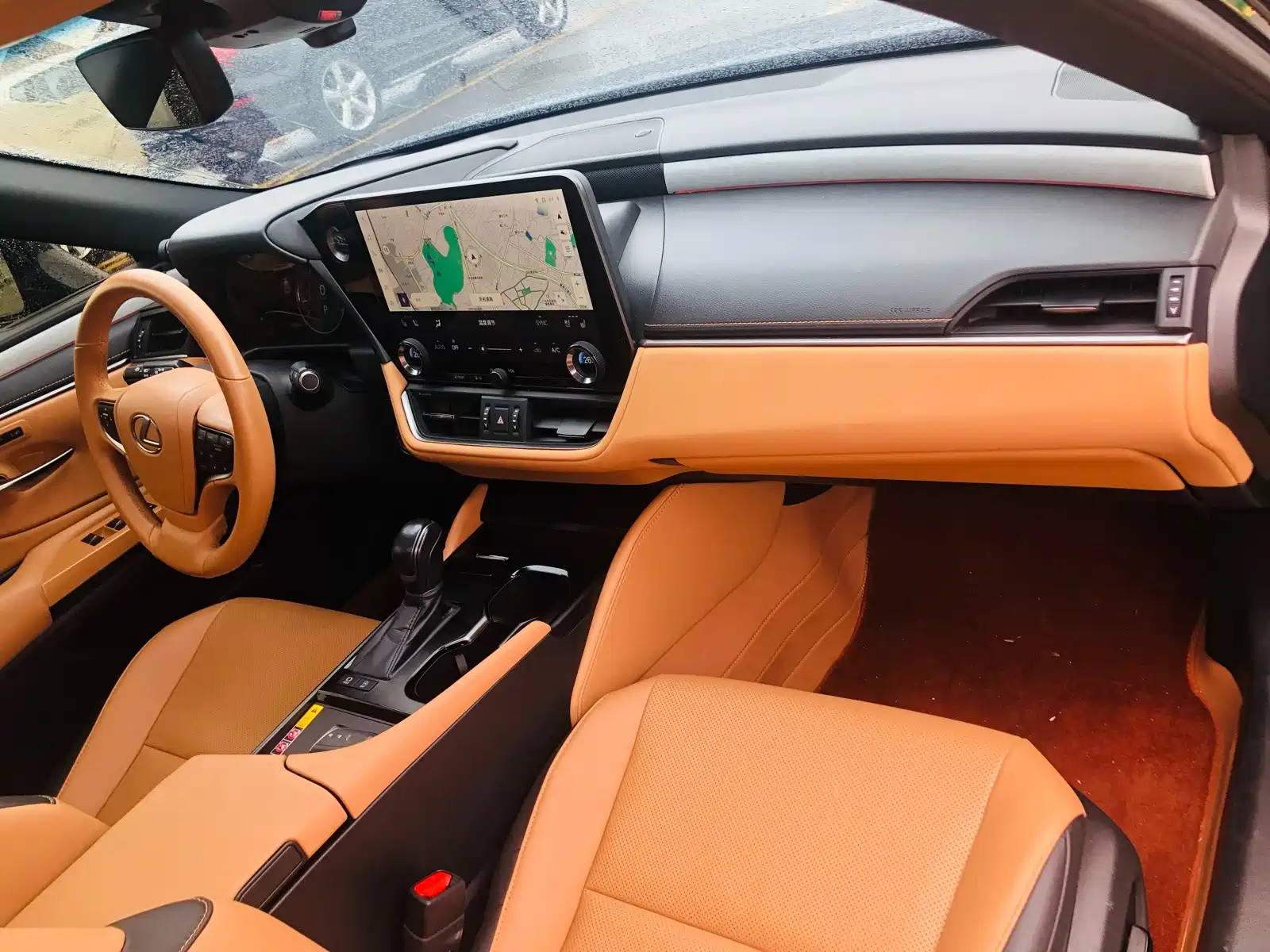Фото 11 - Lexus ES
