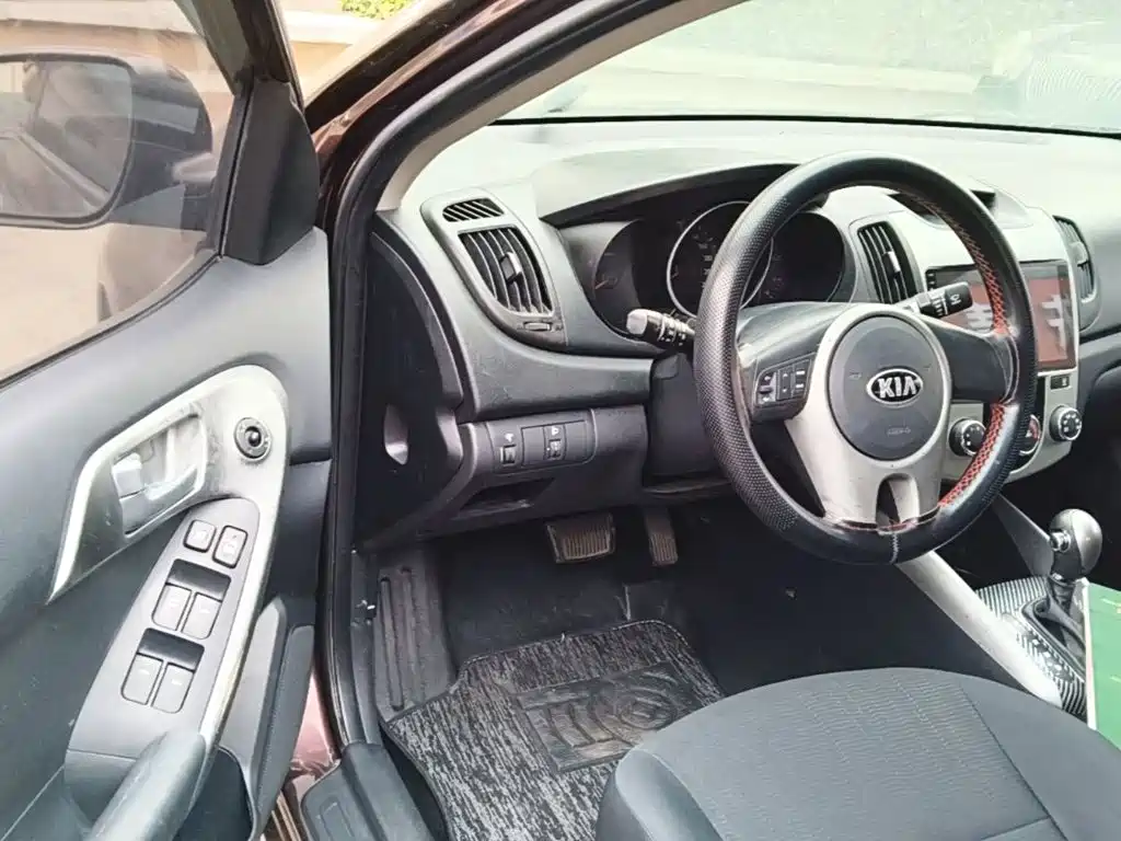 Kia Forte 2014 2014 1.6L AT GL