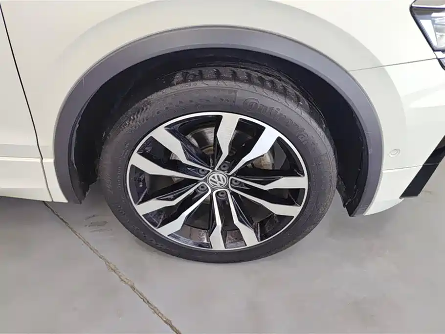 Volkswagen Tiguan L 2020 330TSI Auto 2WD R-Line Flagship China VI фото 6
