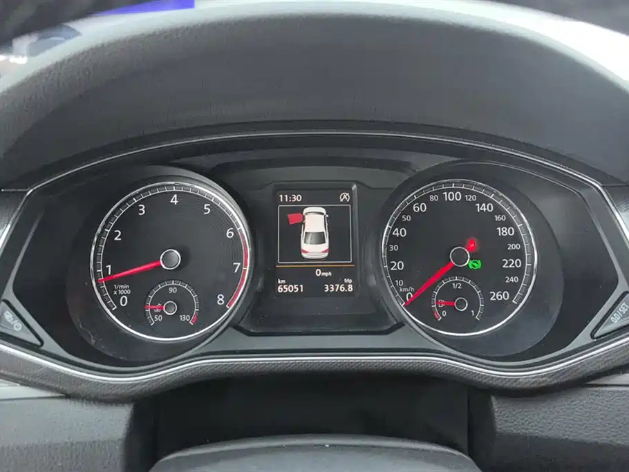 Volkswagen Passat 2017 330TSI DSG Luxury фото 14