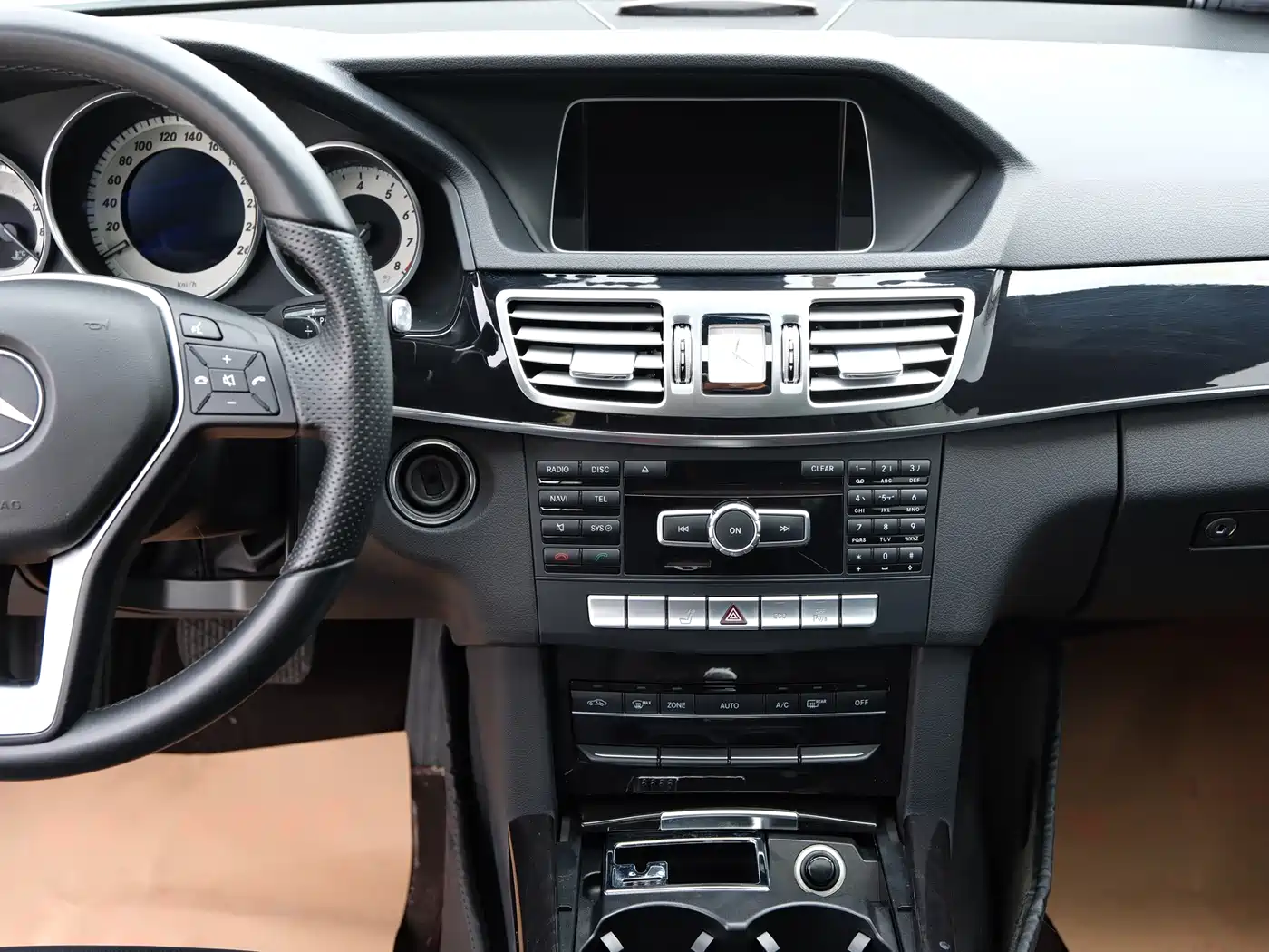 Mercedes-Benz E-Class 2014 Facelift E 260 L Sport фото 13