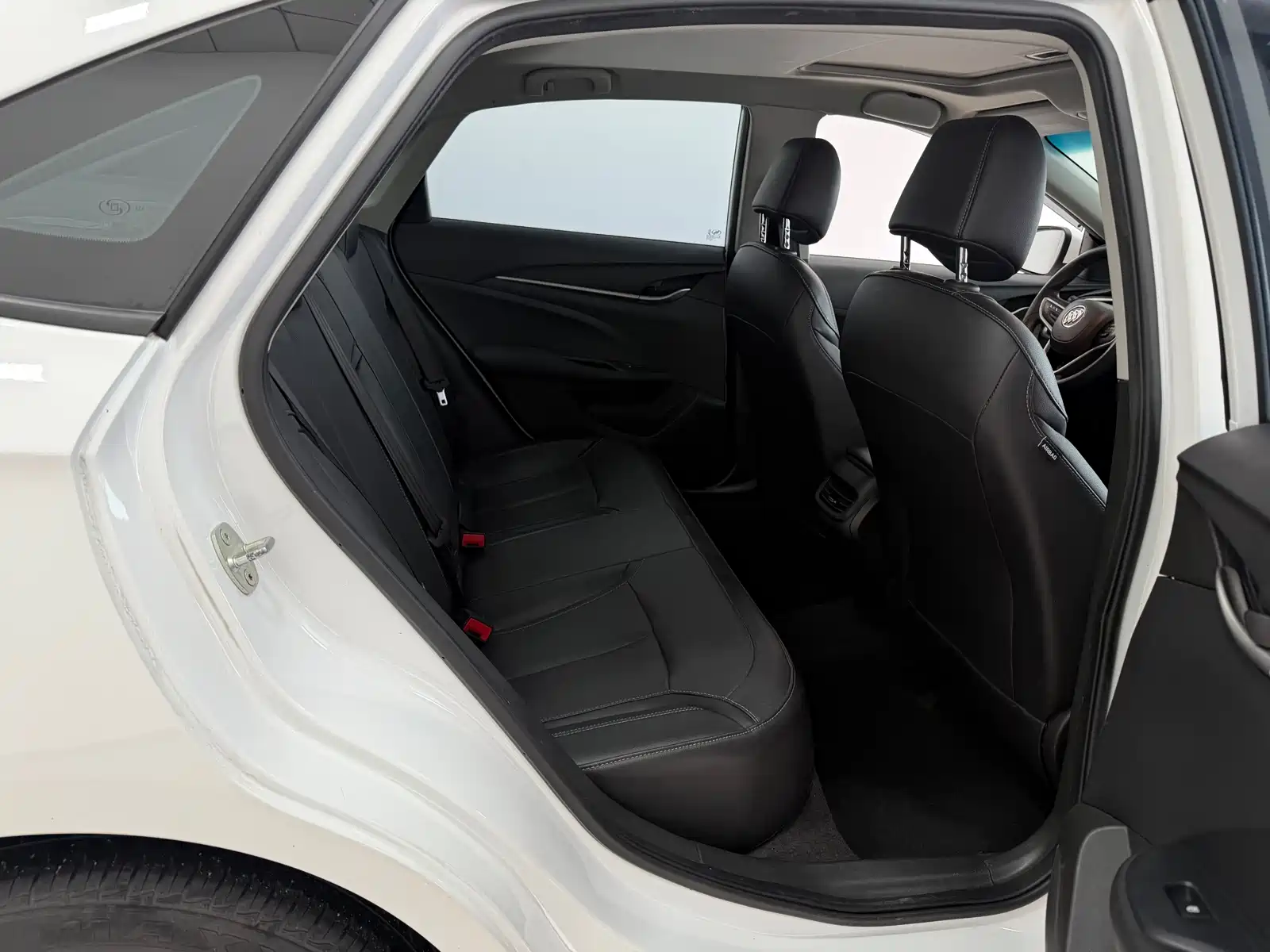 Фото 14 - Buick Excelle