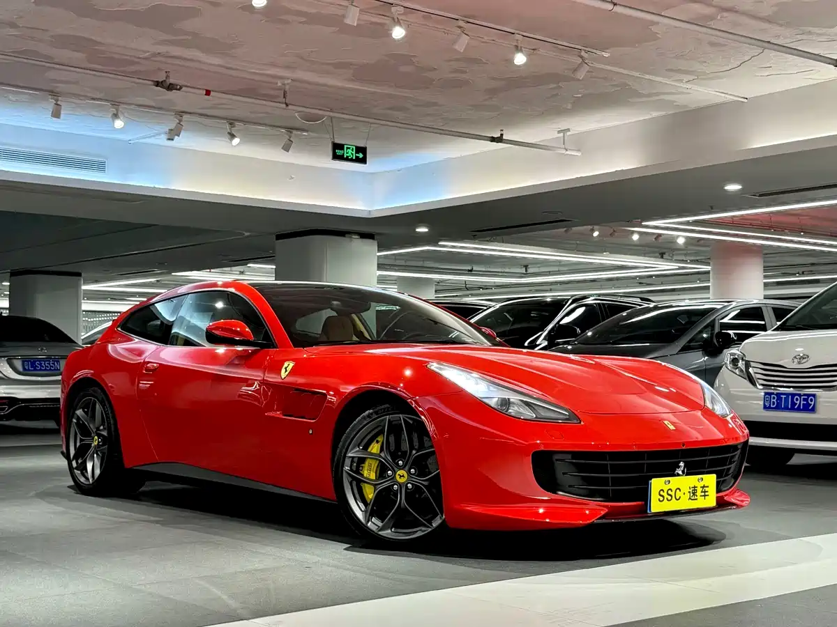 Ferrari GTC4Lusso 2017 3.9T V8 фото 3