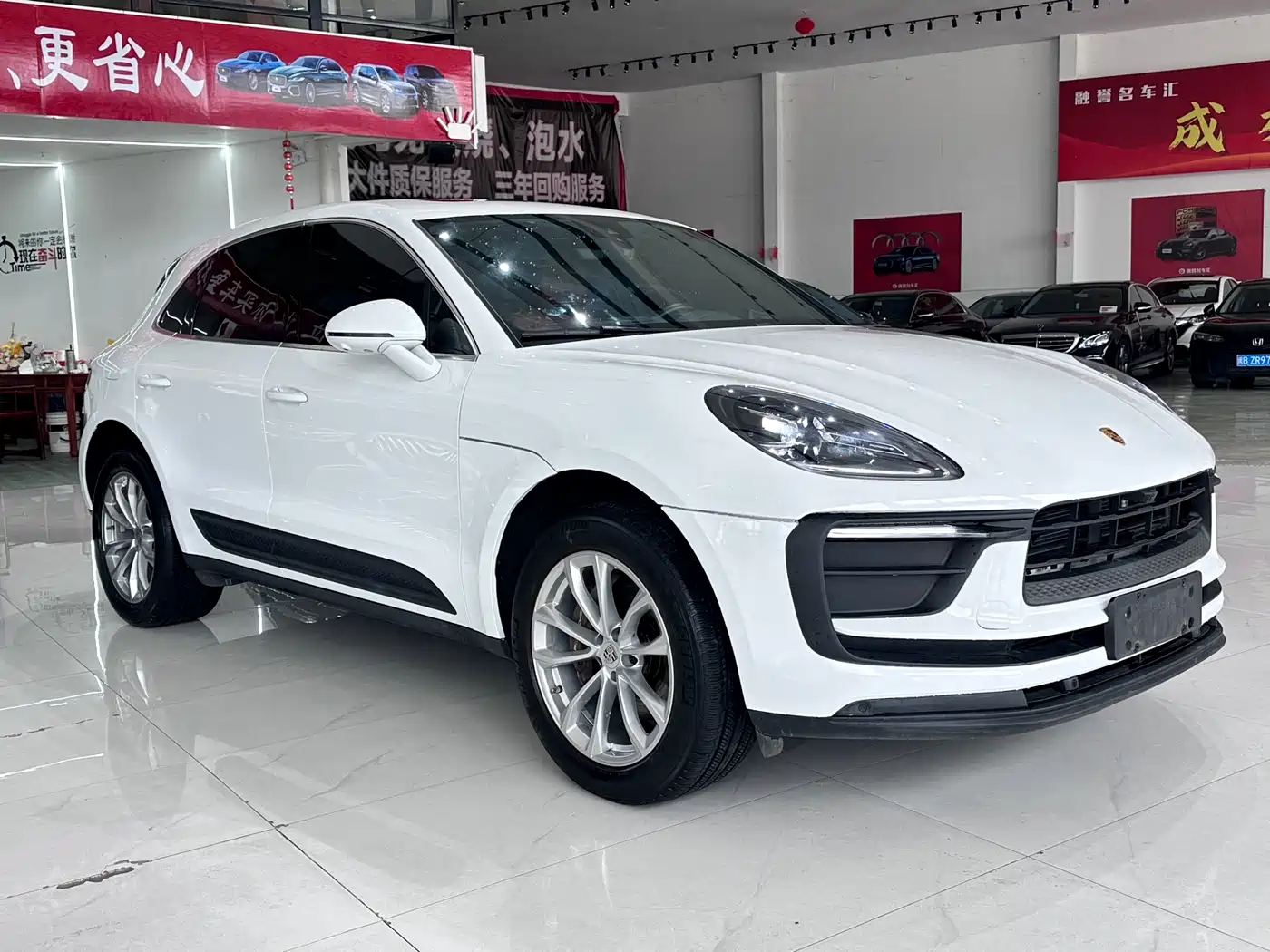 Porsche Macan 2023 Macan 2.0T фото 3