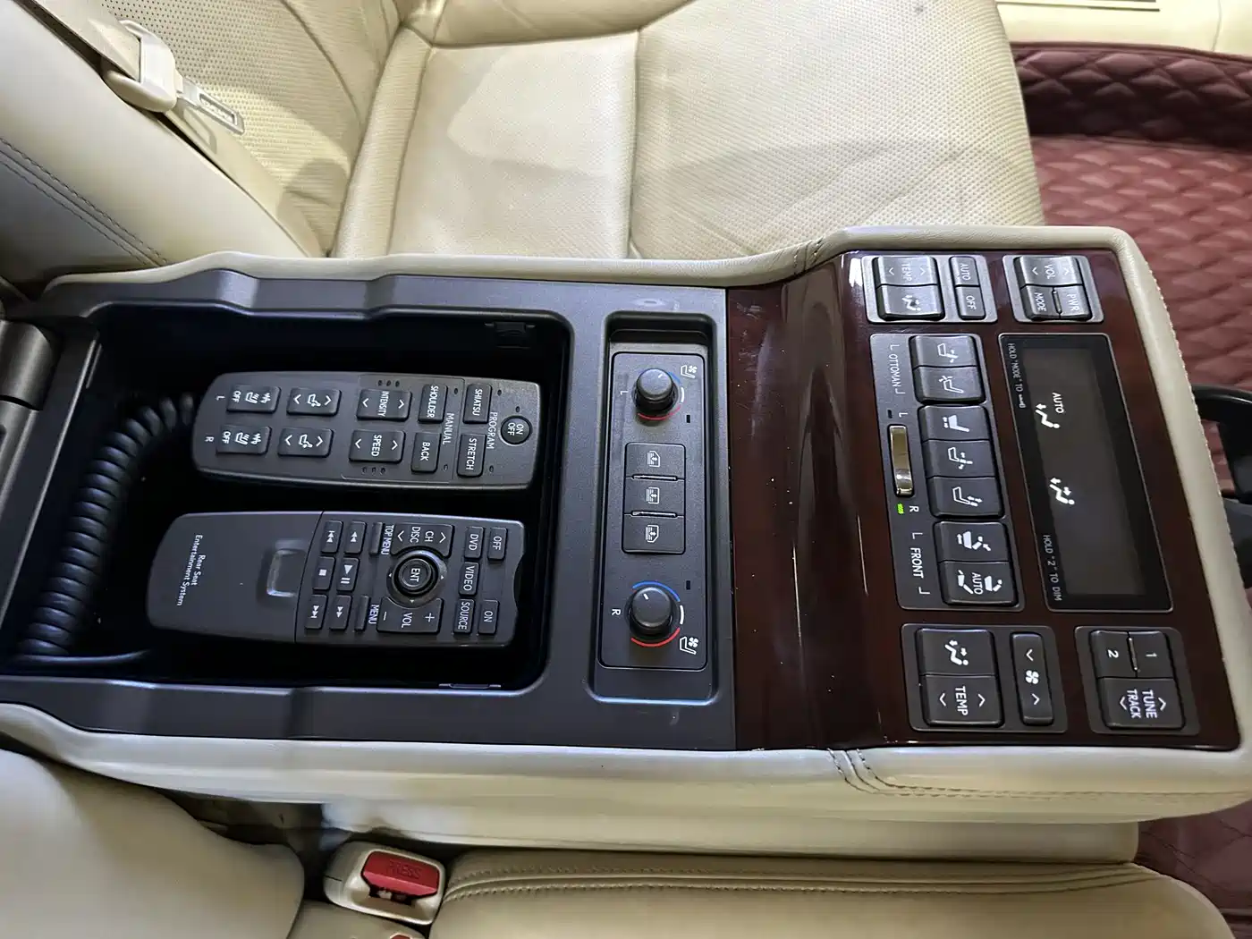 Lexus LS 2010 460L Luxury Edition фото 16