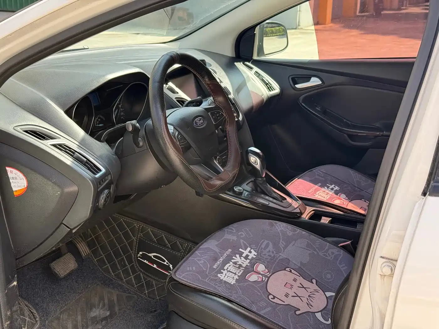 Фото 4 - Ford Focus
