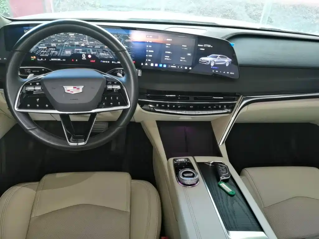 Фото 10 - Cadillac CT6