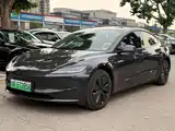 Фото 1 - Tesla Model 3