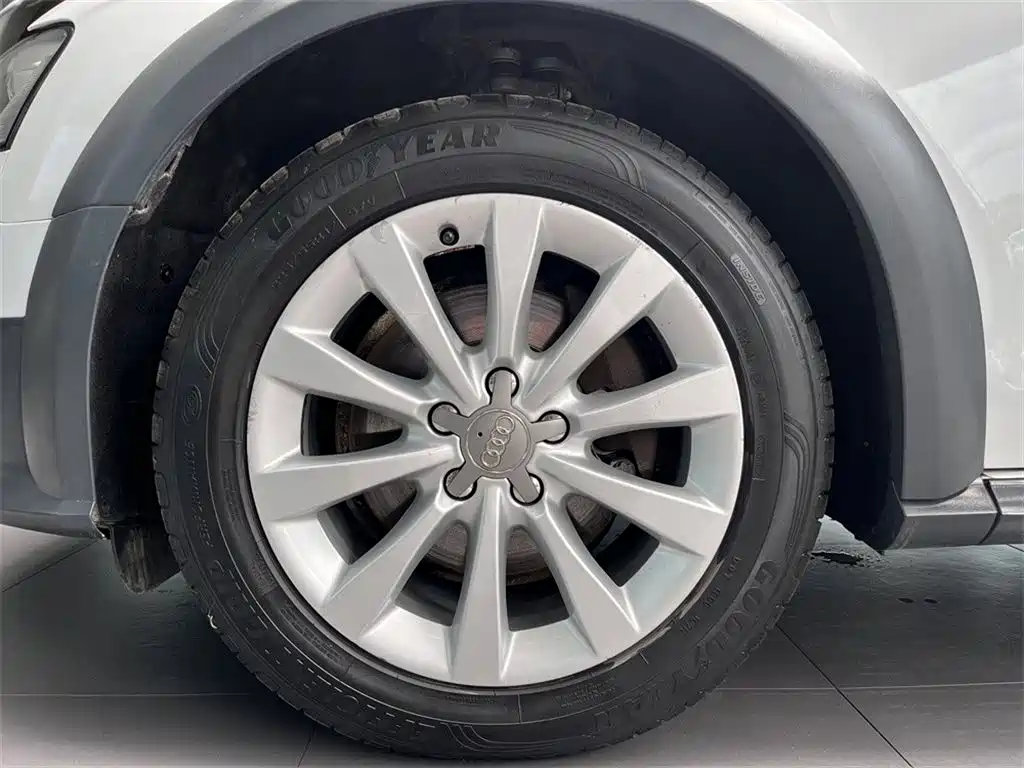 Audi A4 (Import) 2014 2014 40 TFSI allroad quattro