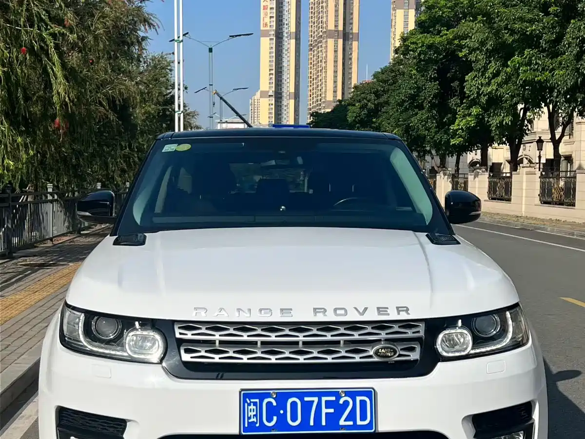 Land Rover Range Rover Sport 2016 Model 3.0 SC V6 SE фото 2