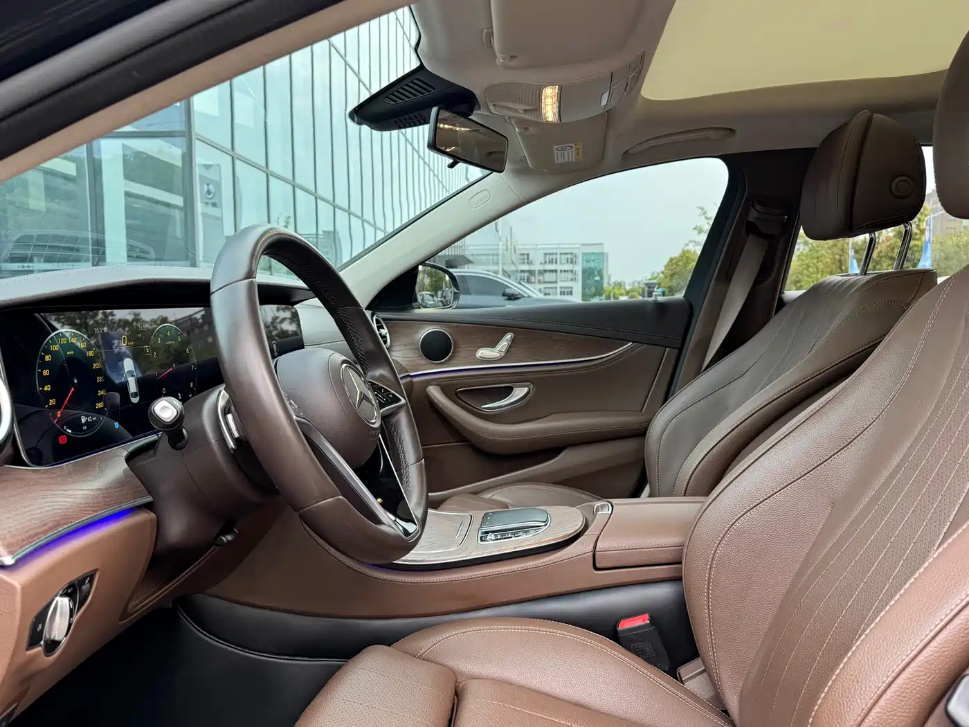 Mercedes-Benz E-Class 2022 E 260 L фото 4