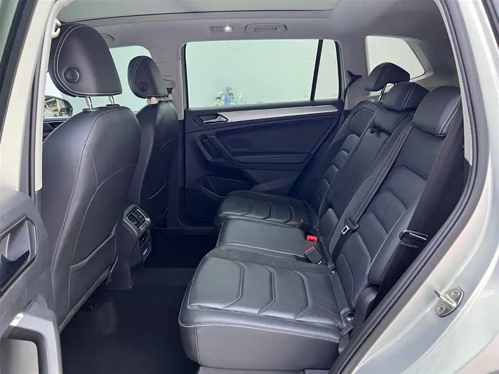 Volkswagen Tiguan L 2020 330TSI Auto 2WD Smart Luxury China VI фото 17