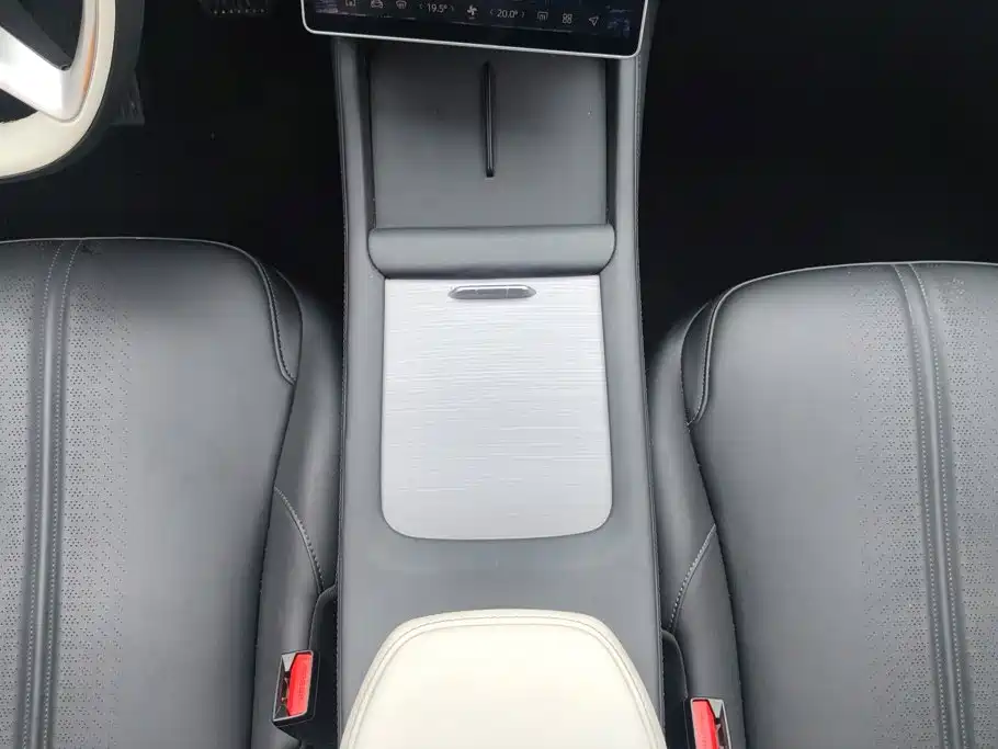 Фото 16 - Geely Galaxy Galaxy L7