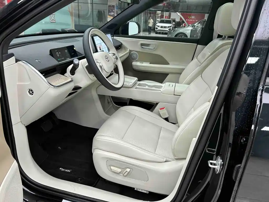 Фото 18 - Toyota BoZhi 3X