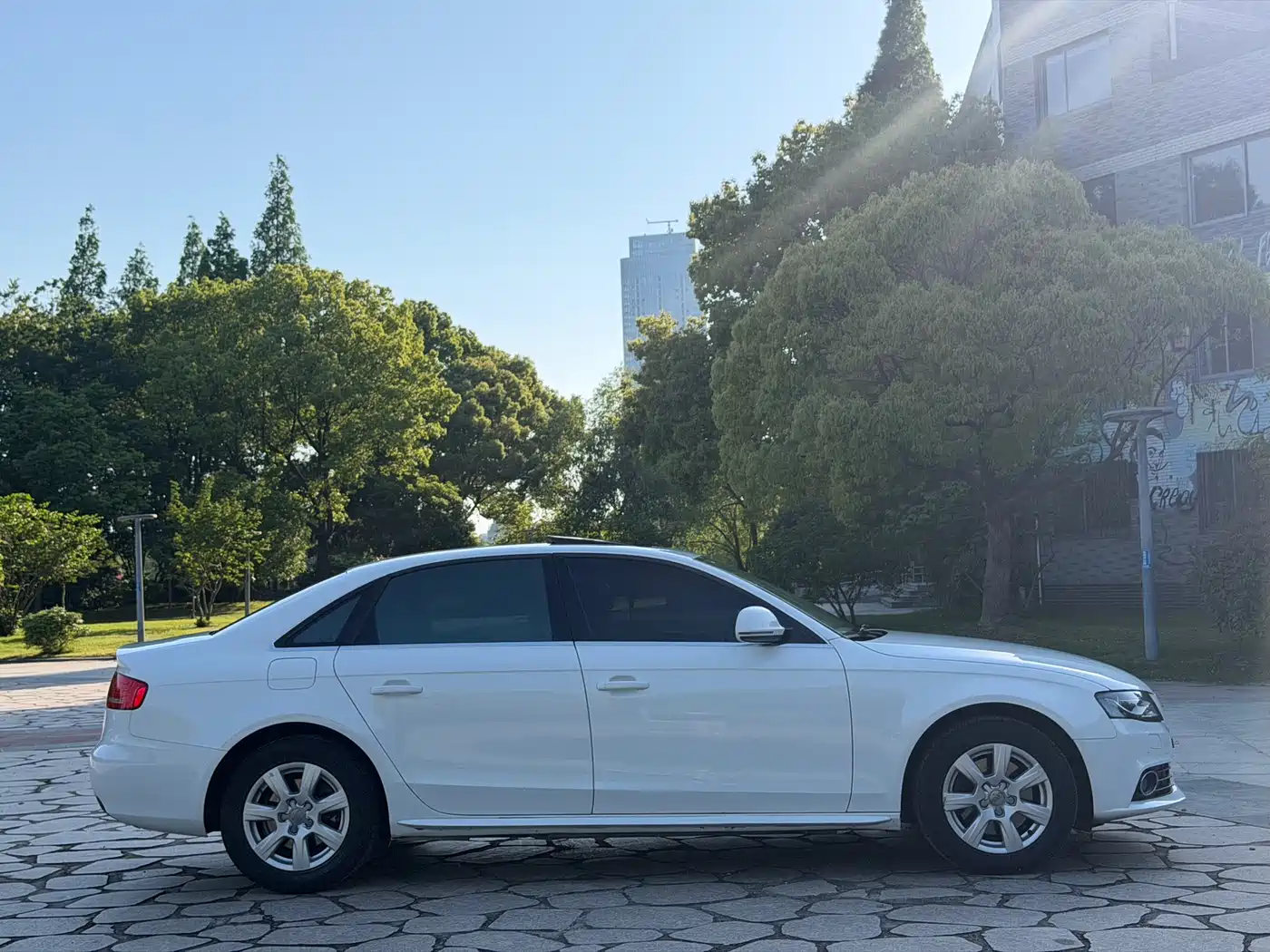 Audi A4L 2012 2.0 TFSI Automatic Technology фото 4