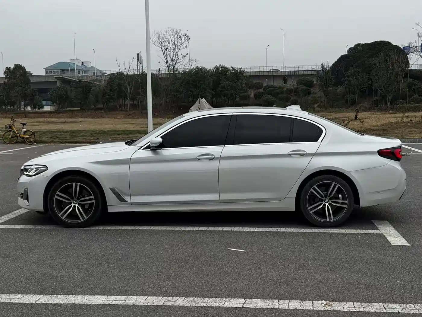 BMW 5 Series 2023 530Li Leading Luxury Package фото 3