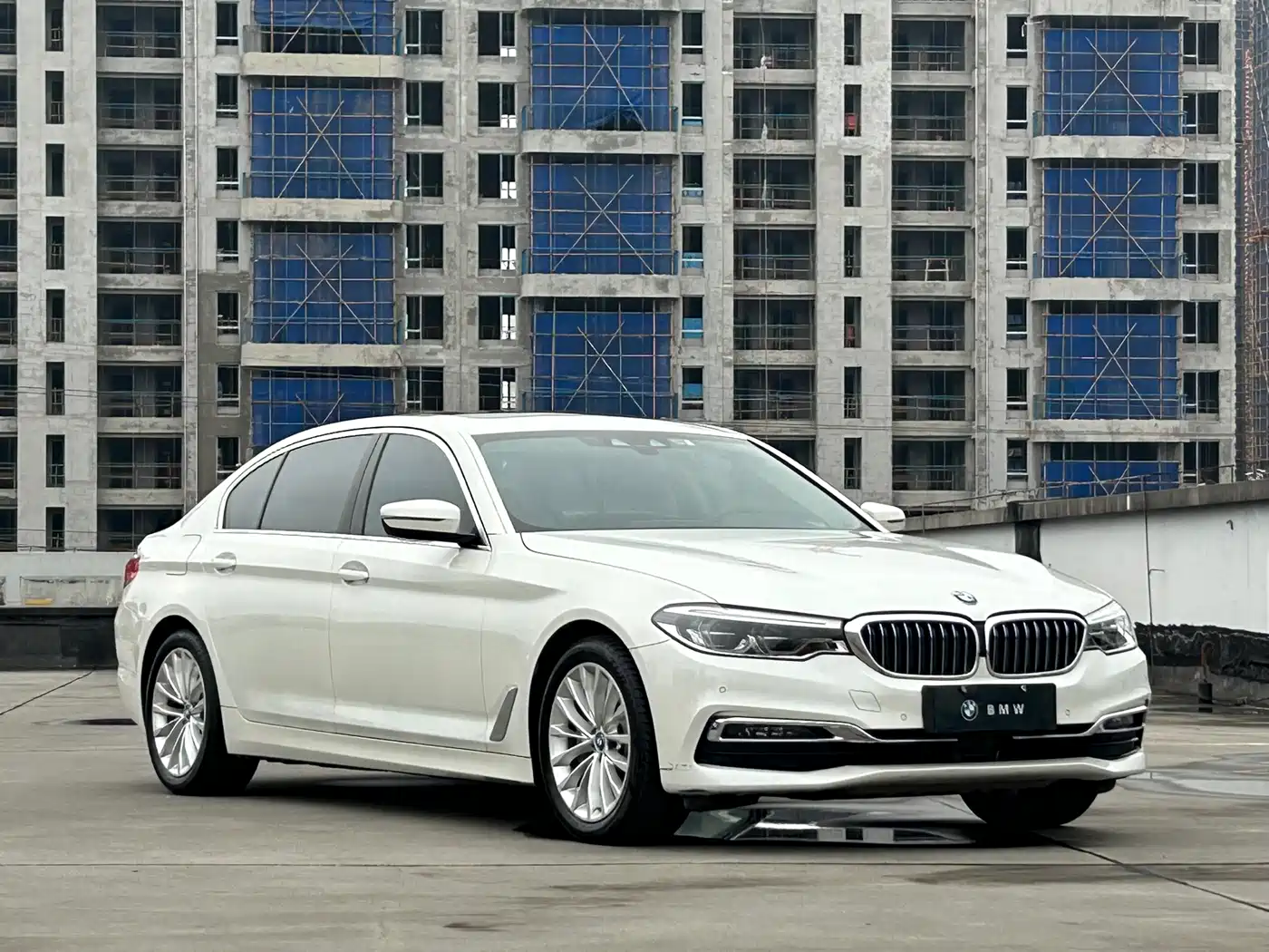 BMW 5 Series New Energy 2019 Facelift 530Le Pioneer Edition фото 3