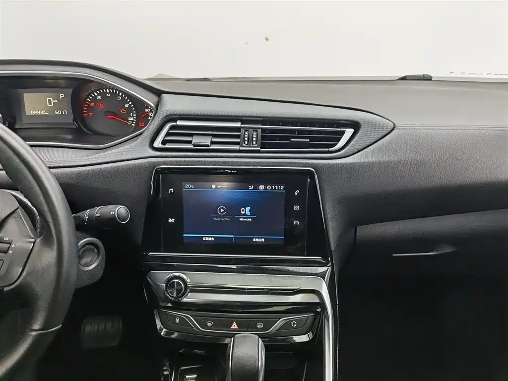 Peugeot 308 2016 230THP Automatic Luxury фото 12