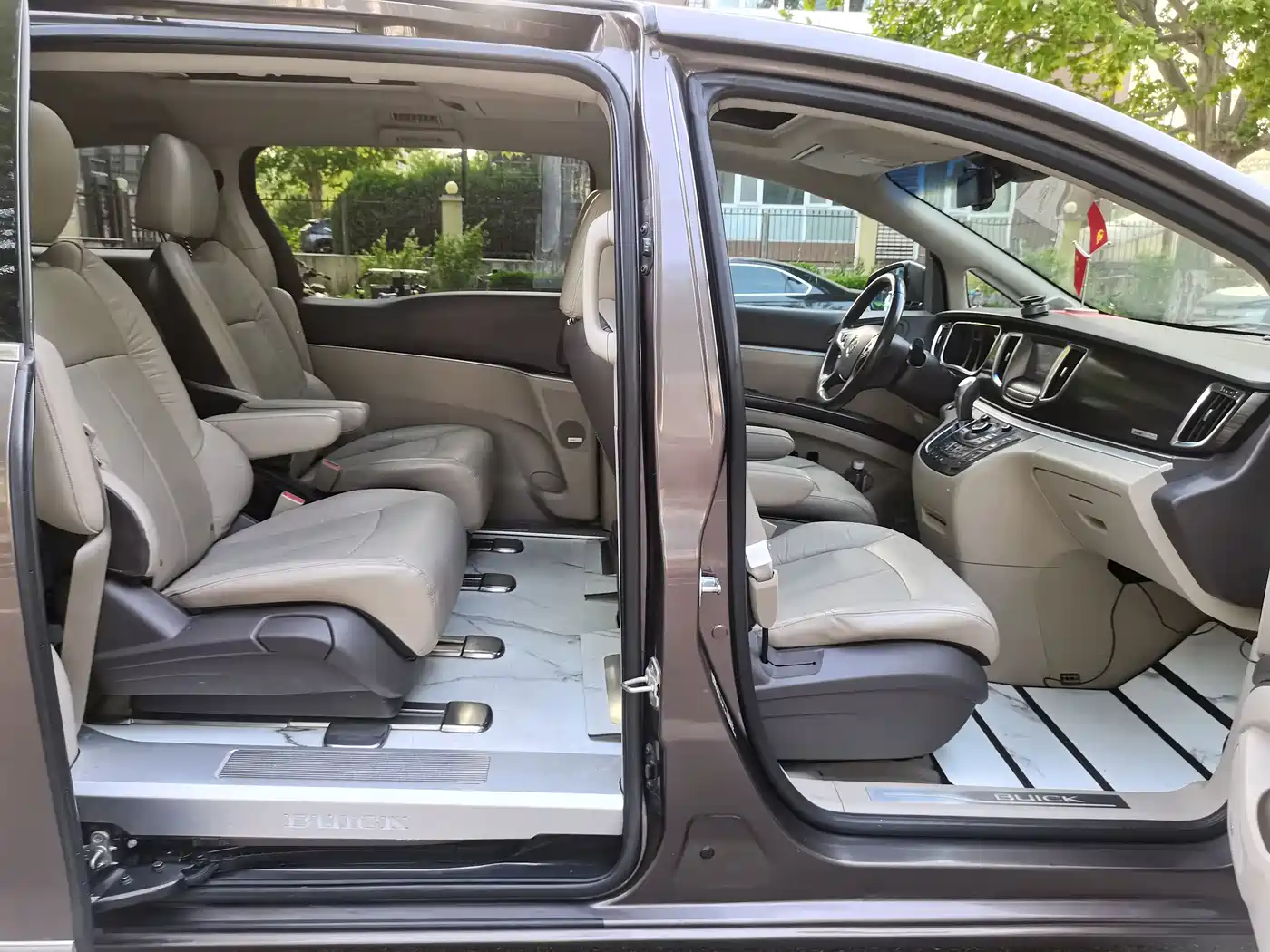 Buick GL8 2013 3.0L XT Luxury Business Flagship Edition фото 30