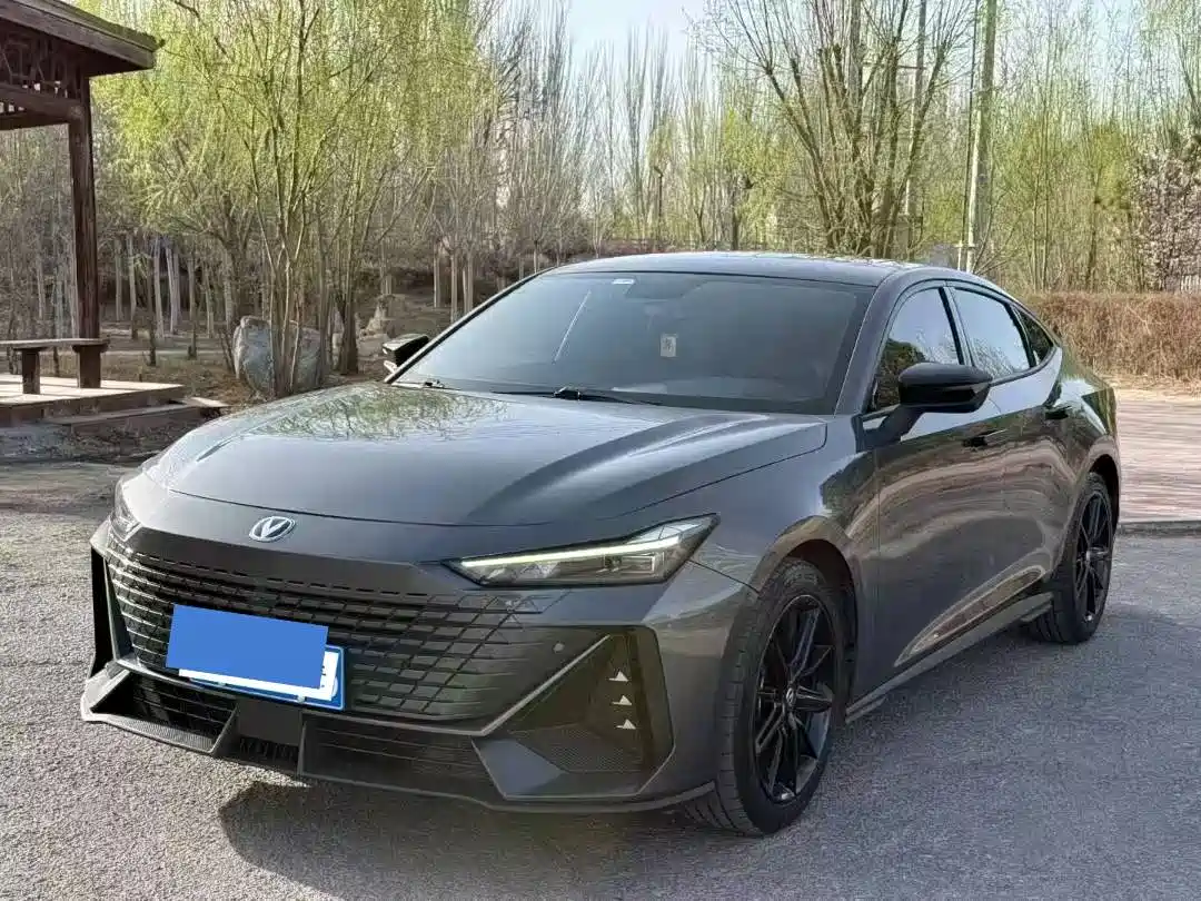 Changan UNI-V 2023 1.5T Premium Edition