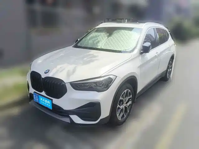 BMW X1 2022 sDrive25Li Leading — фото 1